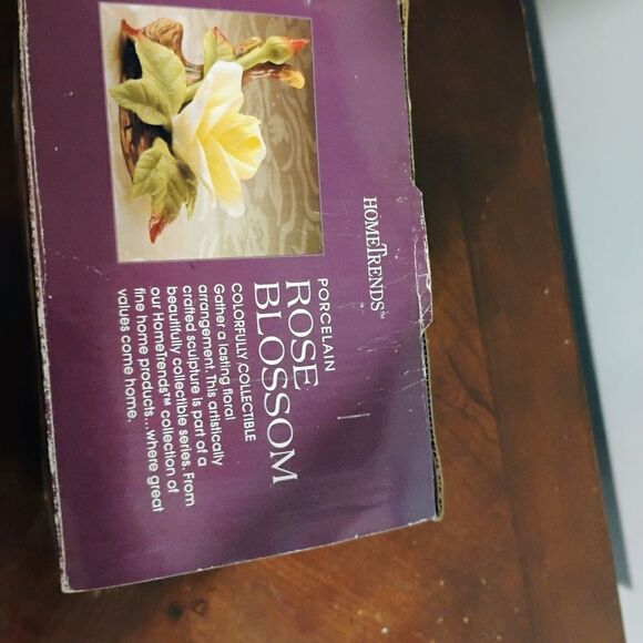 Porcelain Rose Blossom - Yellow and Green - Picture 10 of 10